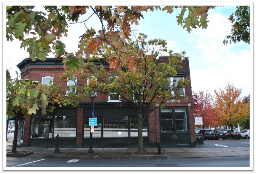 Primary Photo Of 202 W 4th St, Bethlehem Storefront For Lease