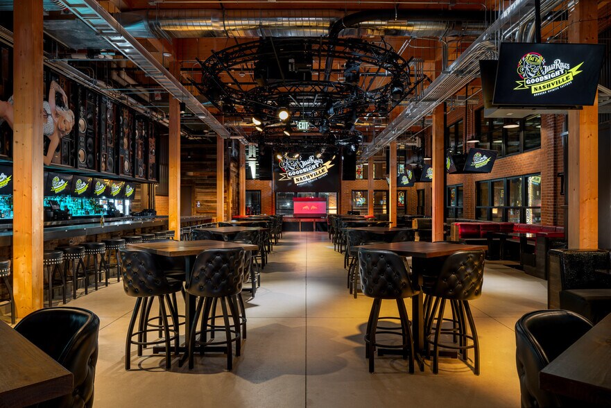 More Photos Of 209 Broadway, Nashville Bar For Sale