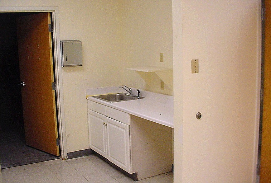 More Photos Of 2710 Northridge Dr NW, Walker Distribution For Lease