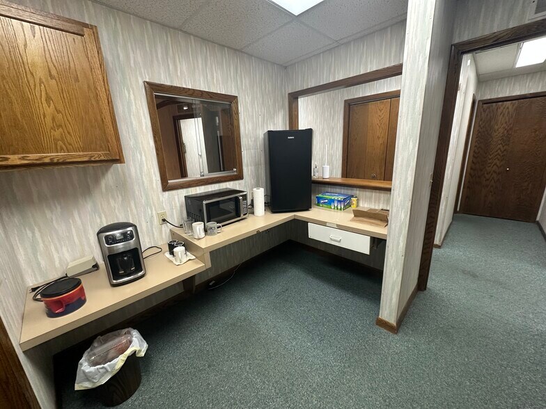 More Photos Of 4780-4810 Munson St NW, Canton Office For Sale