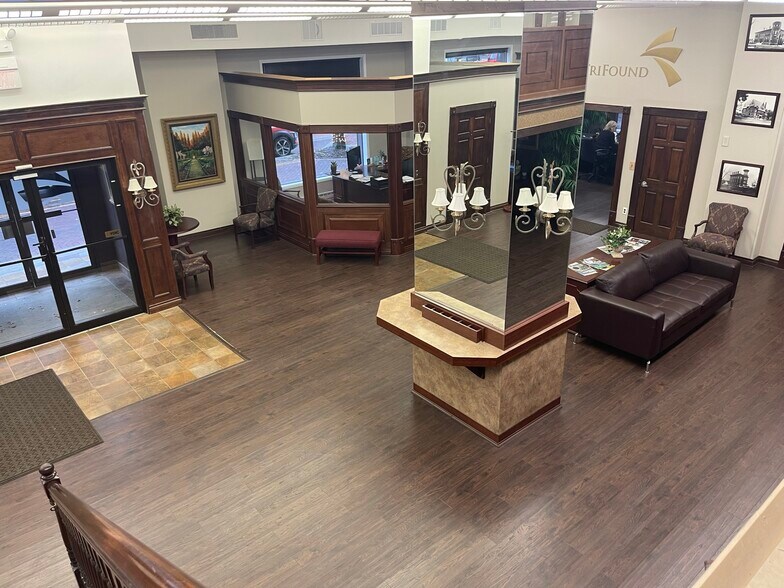 More Photos Of 107 W Michigan Ave, Kalamazoo Office For Lease