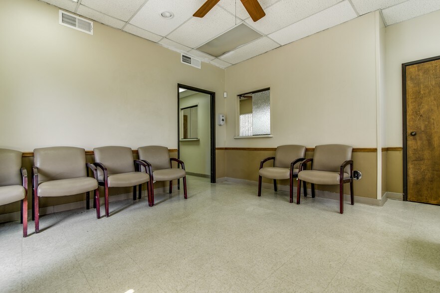 More Photos Of 2231 Peggy Ln, Garland Medical For Sale