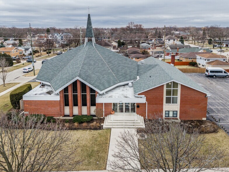 More Photos Of 1437 Oakton St, Park Ridge Specialty For Sale