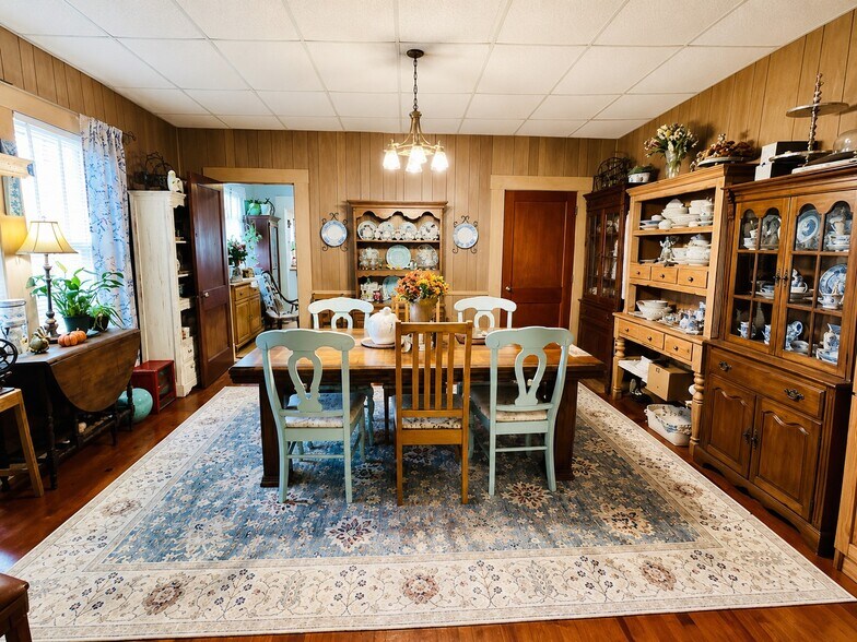 More Photos Of 3414 US-411, White Mixed Retail For Sale