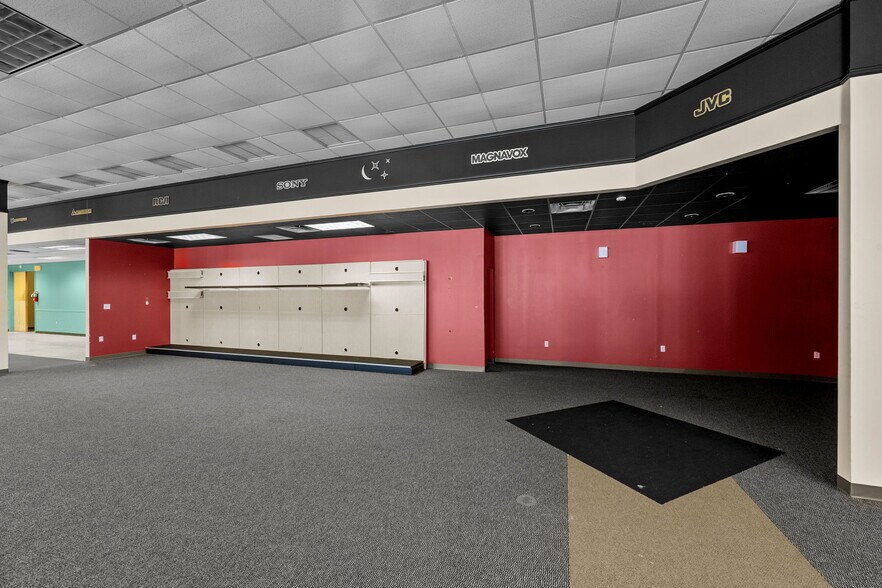 More Photos Of 1699 N Temple Ave, Starke Freestanding For Sale