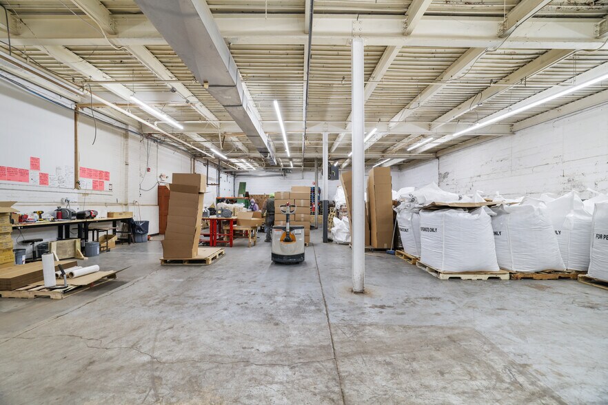 More Photos Of 105-119 Sprague Ave, Middletown Manufacturing For Lease