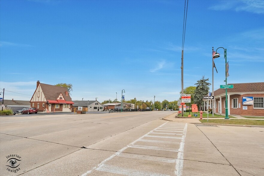 More Photos Of 26 S Madison St, Oswego Post Office For Sale