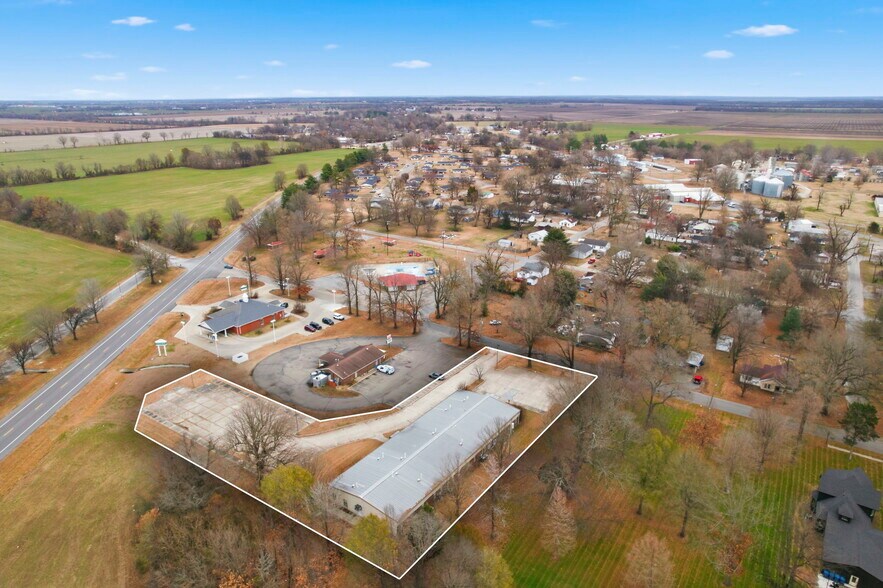More Photos Of 718 N Martin St, East Prairie Office For Sale