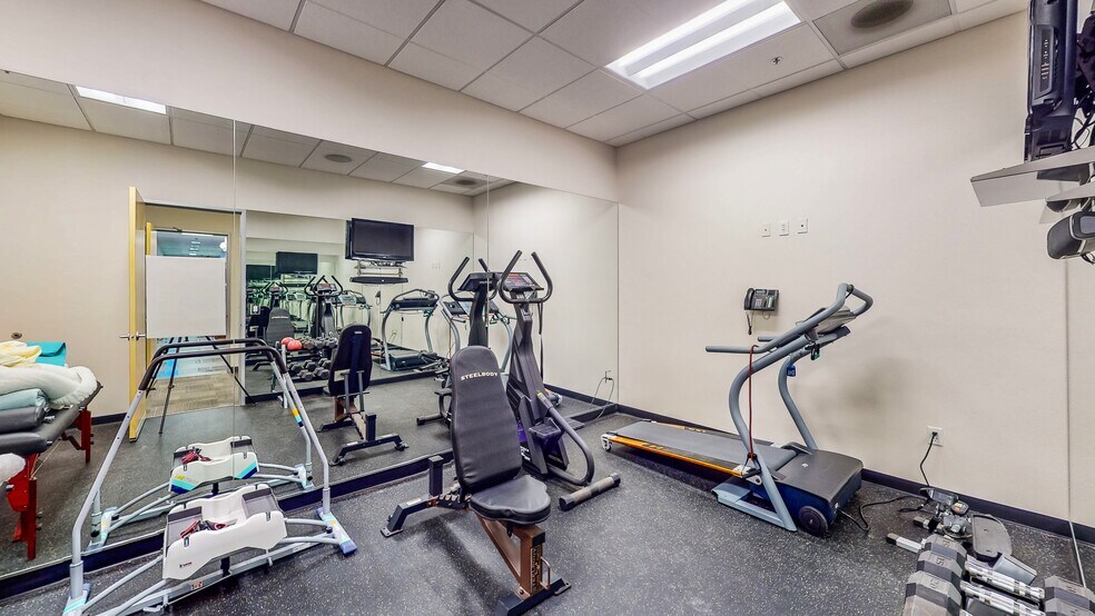 More Photos Of 7693 W Post Rd, Las Vegas Office For Sale