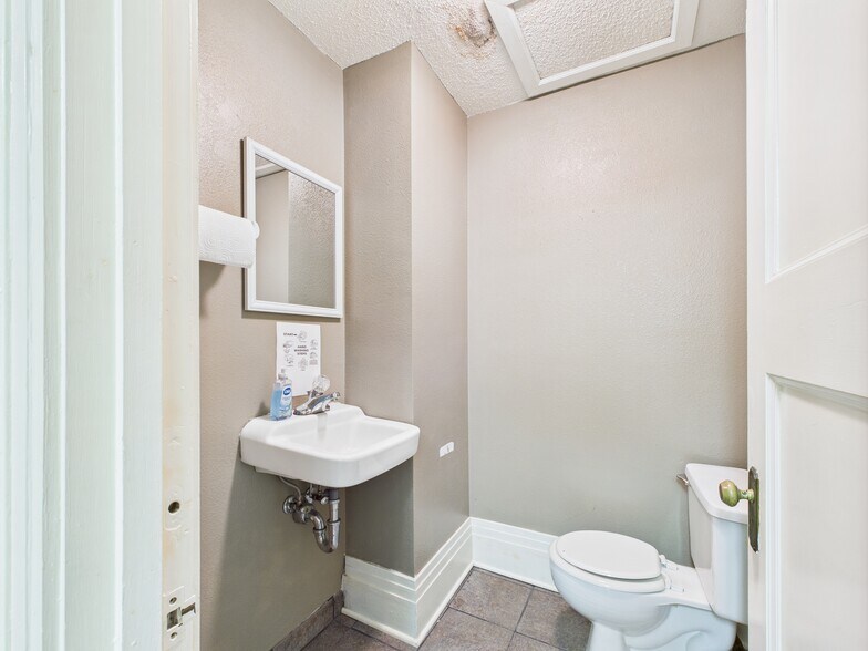 More Photos Of 619 Blondeau St, Keokuk Office For Sale