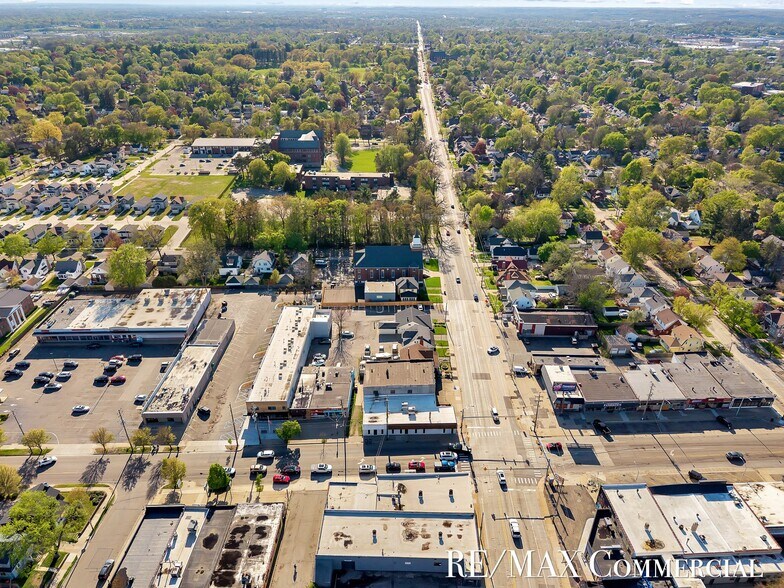 More Photos Of 2007 Eastern Ave SE, Grand Rapids Office For Sale