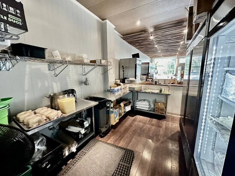 More Photos Of 3 Strickland Rd, Cos Cob Freestanding For Lease