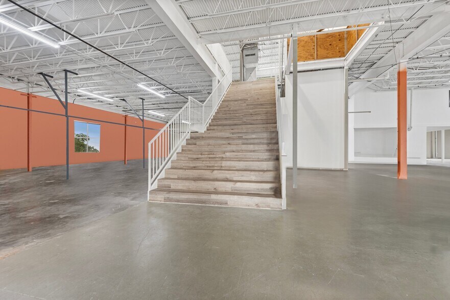 More Photos Of 1941 Spring Cypress Rd, Spring Warehouse For Sale