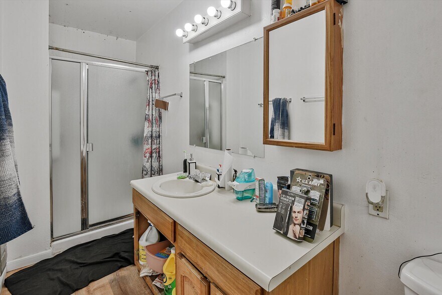 More Photos Of 1927 82nd Ave, Oakland Apartments For Sale
