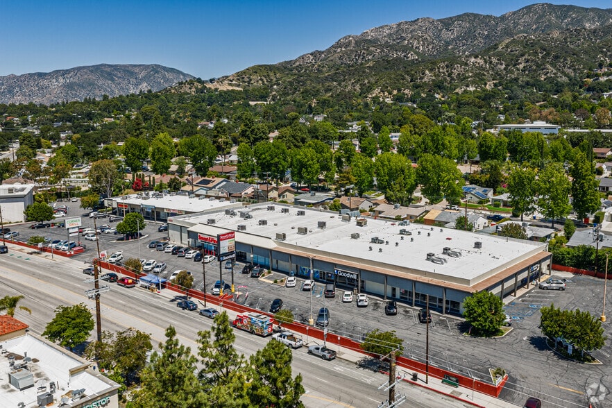 More Photos Of 6535-6585 Foothill Blvd, Tujunga General Retail For Lease