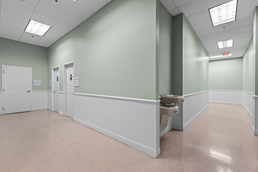More Photos Of 327 N Queen St, Kinston Office For Sale