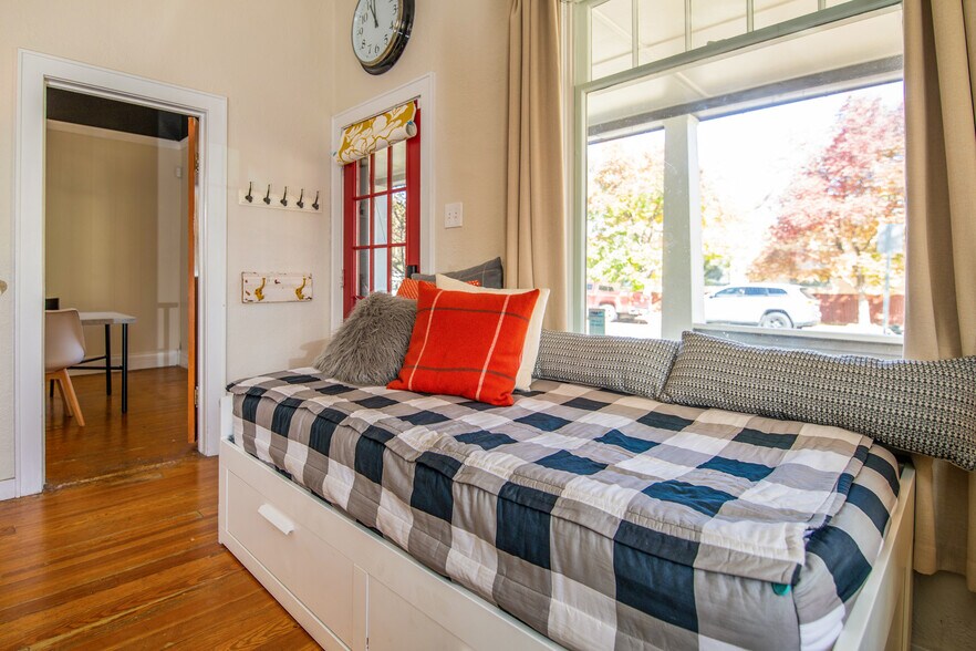 More Photos Of 100 W Cleveland St, Lafayette Loft Creative Space For Sale