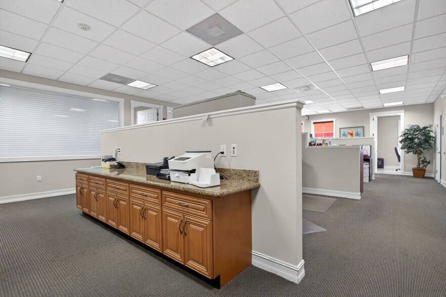 More Photos Of 5521 N University Dr, Coral Springs Office For Sale
