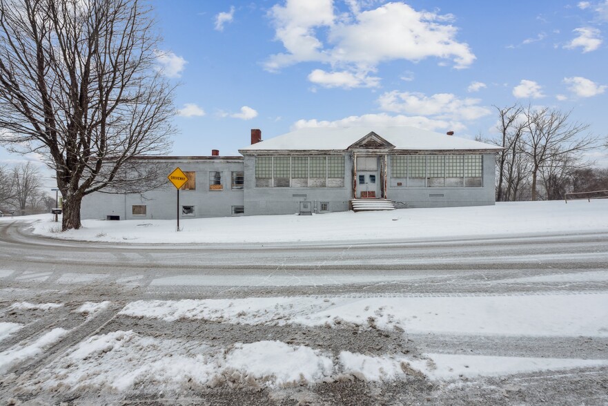 Primary Photo Of 1131 Sunview ave, Jeannette Manufacturing For Sale