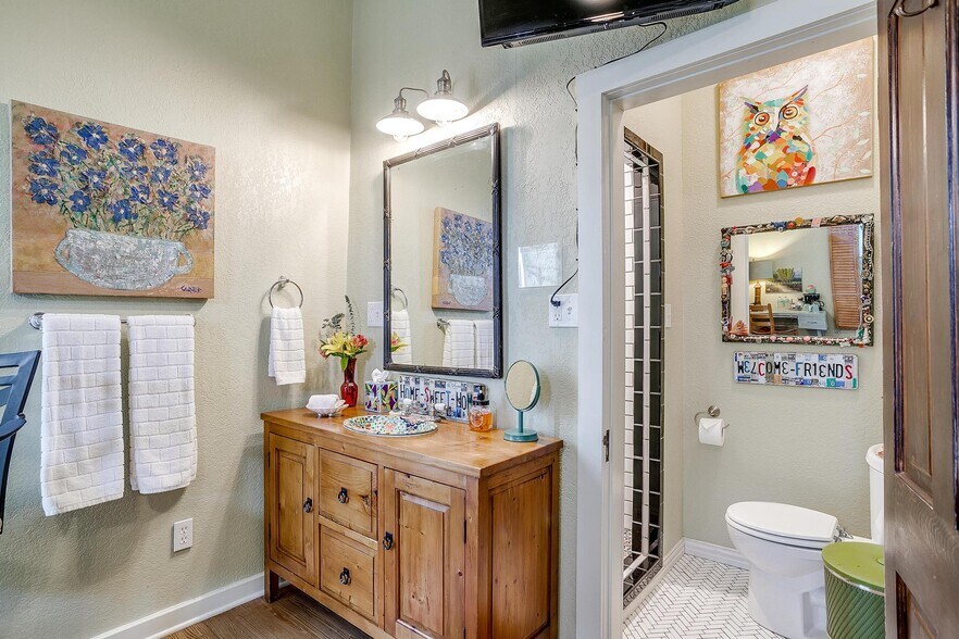 More Photos Of 1092 W Tarleton St, Stephenville Hospitality For Sale