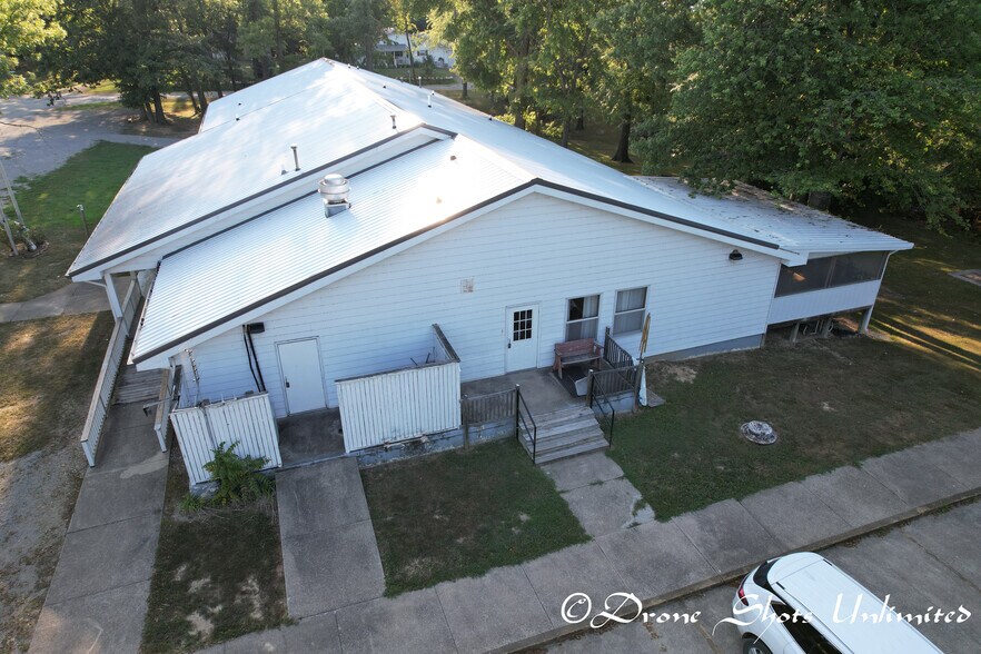 More Photos Of 402 Mae Orr St, Enfield Hotel For Sale