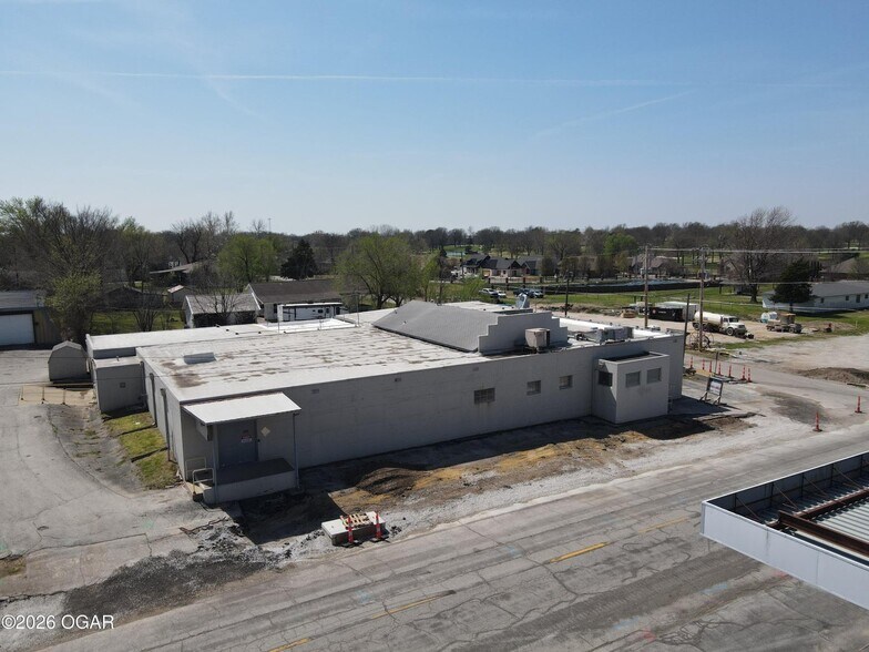 Primary Photo Of 3236 W 20th St, Joplin Industrial For Sale