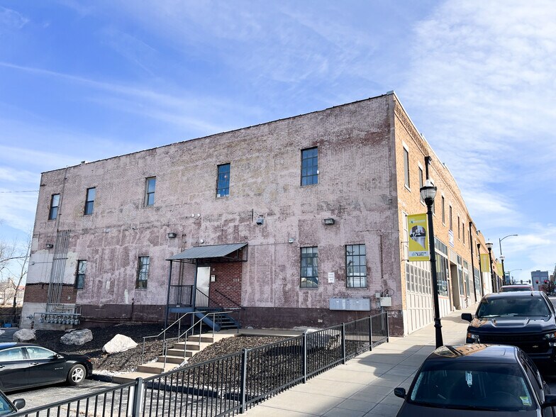 More Photos Of 509 W Olive St, Springfield General Retail For Sale