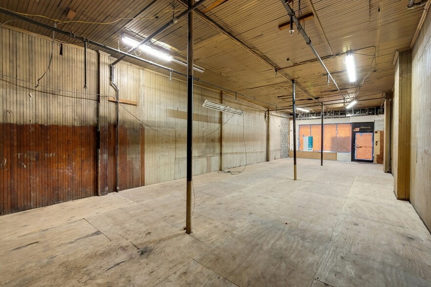 More Photos Of 2094 Boston Post Rd, Larchmont Storefront For Lease