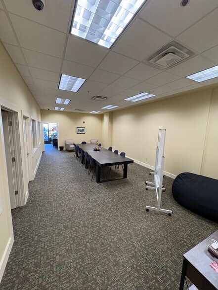 More Photos Of 1011 Tunnel Rd, Asheville Unknown For Lease