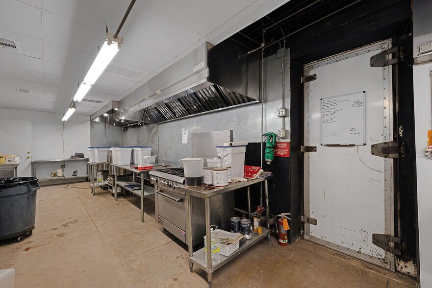More Photos Of 14395 E Hwy 90A, Gonzales Restaurant For Sale