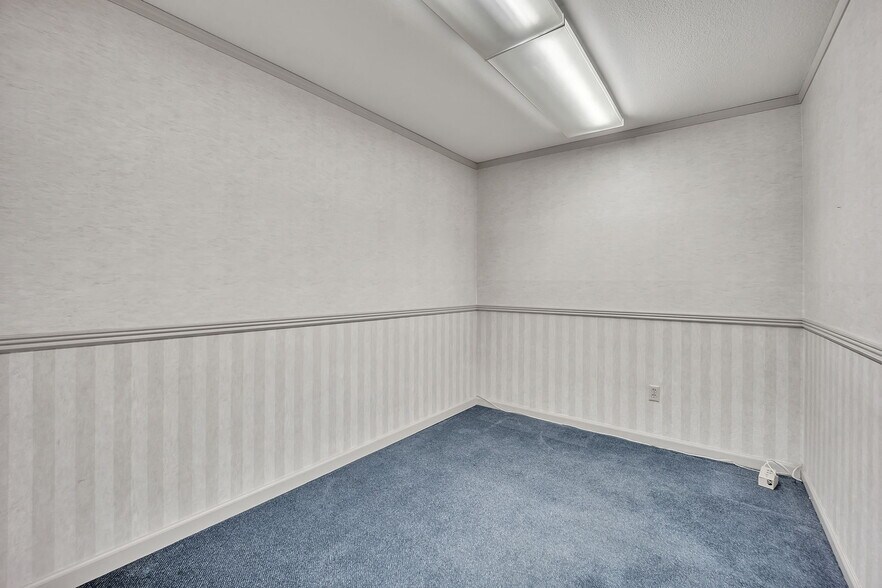 More Photos Of 2924 Beacon St, Colorado Springs Medical For Sale