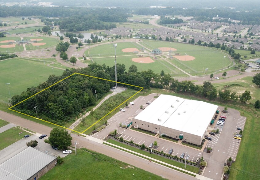 More Photos Of Caroma St, Olive Branch Flex For Lease