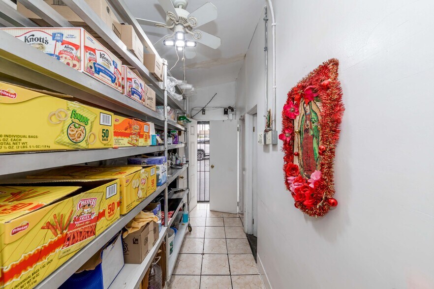 More Photos Of 1170 Wilmington Blvd, Wilmington Freestanding For Sale