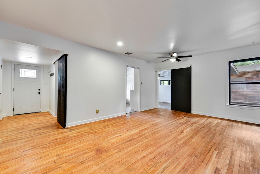 More Photos Of 13813 Ann Pl, Austin Office For Lease