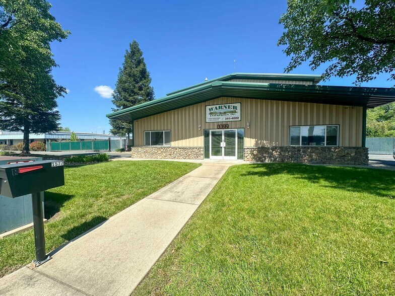 More Photos Of 1577 Beltline Rd, Redding Warehouse For Lease