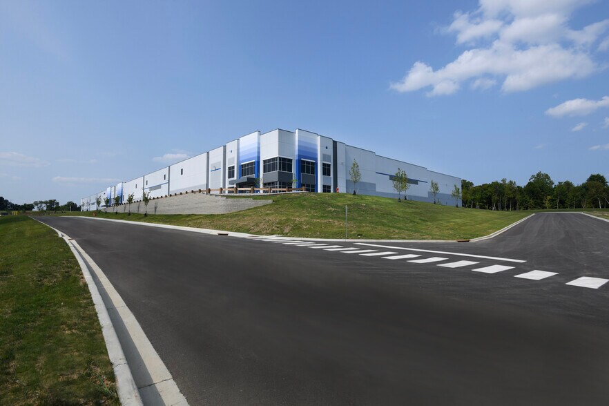 Primary Photo Of 1710 Lakeland Park Dr, Burlington Warehouse For Lease