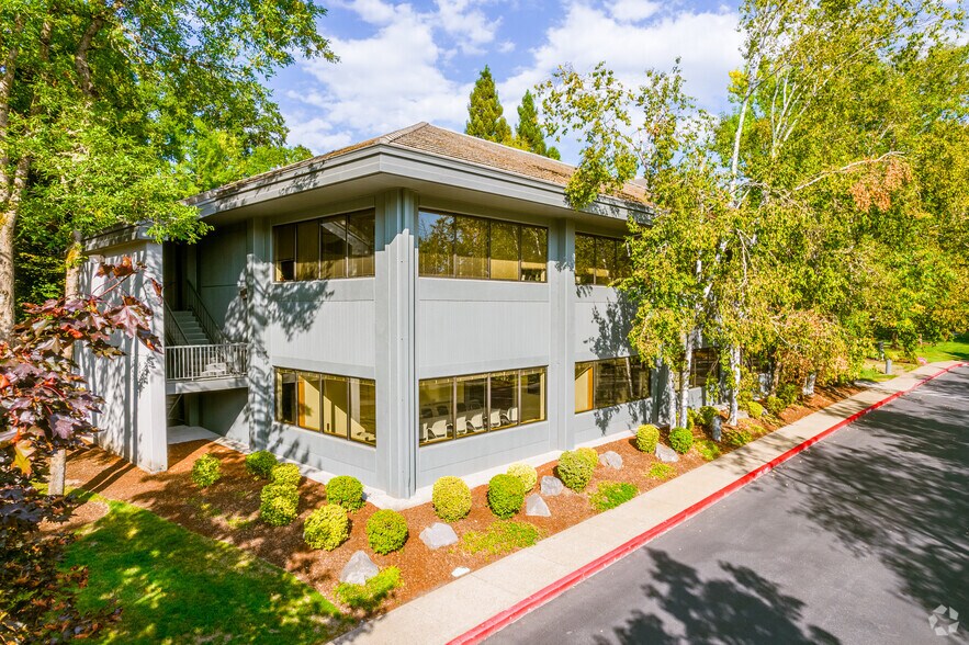 More Photos Of 4949 Meadows Rd, Lake Oswego Unknown For Lease