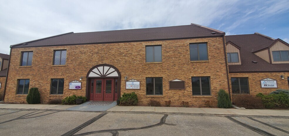 More Photos Of 1411 W Dakota Pkwy, Williston Office For Lease