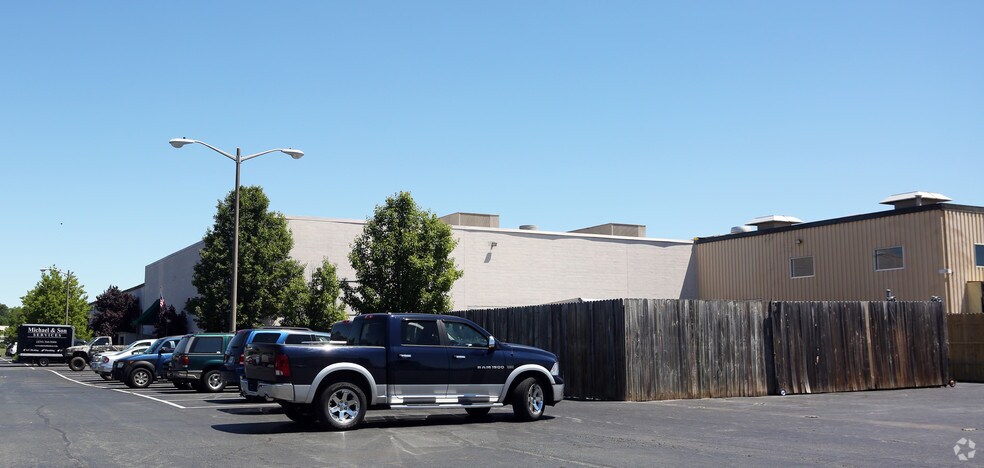 More Photos Of 1180 Seminole Trl, Charlottesville Warehouse For Lease