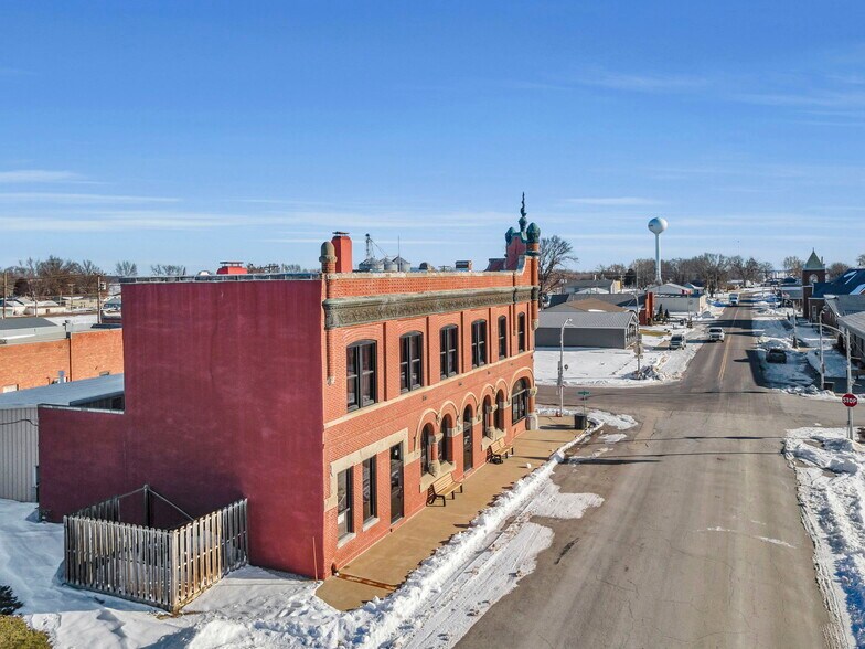 More Photos Of 112 S Pine St, Norborne Bank For Sale