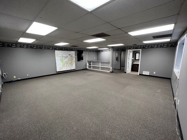 More Photos Of 5529 Dial Dr, Granite City Office For Lease