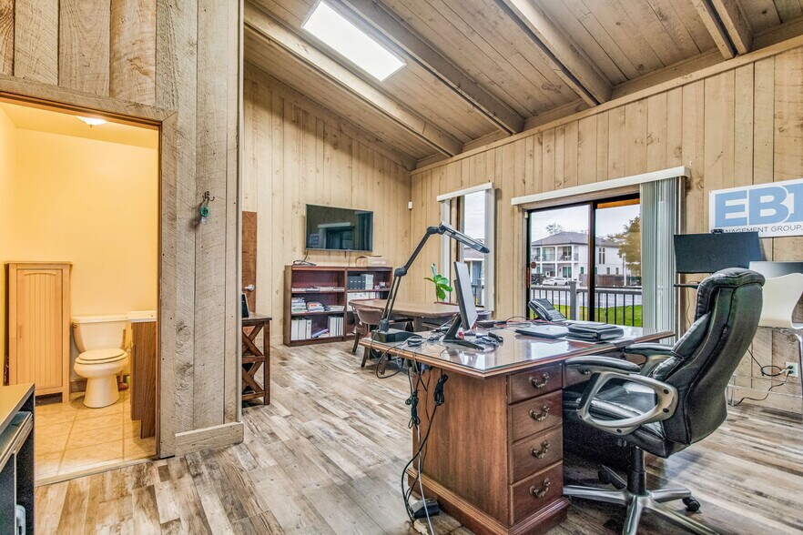 More Photos Of 725 S J St, Pensacola Office Residential For Sale