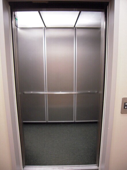 More Photos Of 2009 Summer St, Stamford Office For Lease