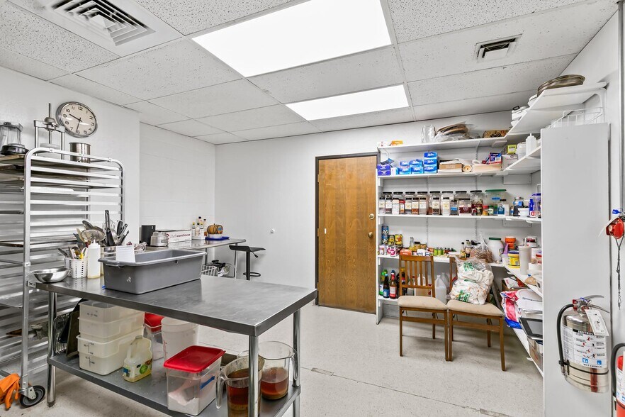 More Photos Of 116 Lithia Way, Ashland General Retail For Sale