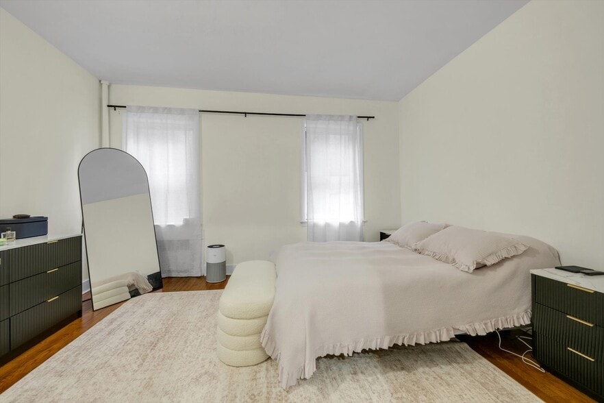 More Photos Of 247 E 50th St, New York Apartments For Sale