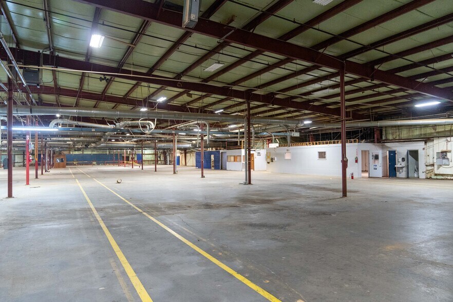 More Photos Of 203 Industrial Park Rd, Starkville Manufacturing For Lease