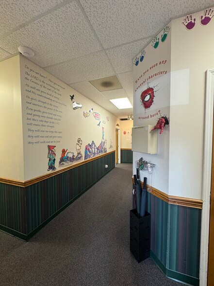 More Photos Of 71 Mack Walters Rd, Shelbyville Medical For Lease