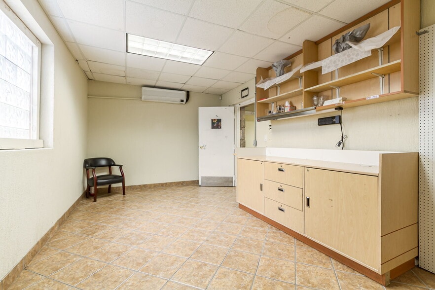 More Photos Of 64 Spencer St, Rochester Loft Creative Space For Sale