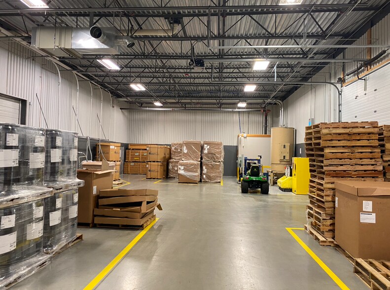 More Photos Of 11 Fireslate Pl, Lewiston Warehouse For Lease