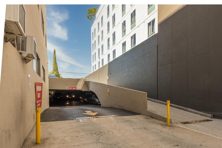More Photos Of 6333 Wilshire Blvd, Los Angeles Medical For Lease